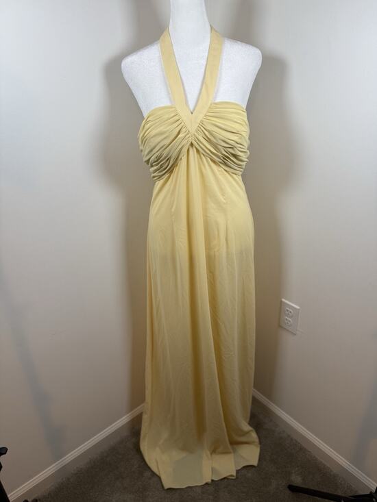 Jovani Dresses & Skirts - Jovani Women’s Size 12 Butter Yellow Formal Dress Gown Halter Long Classic Prom